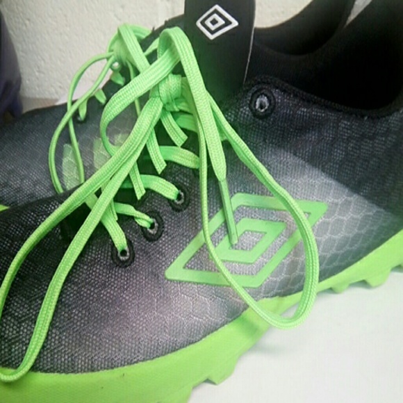 umbro indoor soccer boots